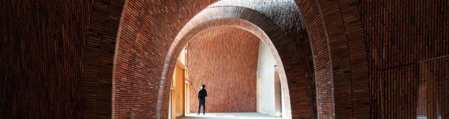 Jingdezhen Imperial Kiln Museum. Brick Award 22 Category "Sharing public spaces". Studio Zhu Pei. Hallway view