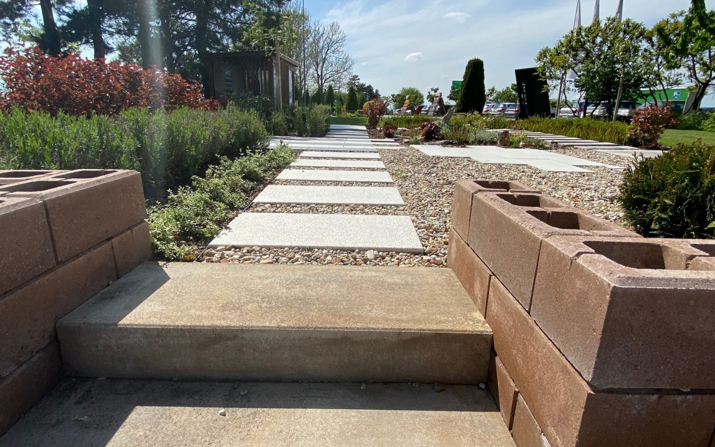 Мострена градина Semmelrock