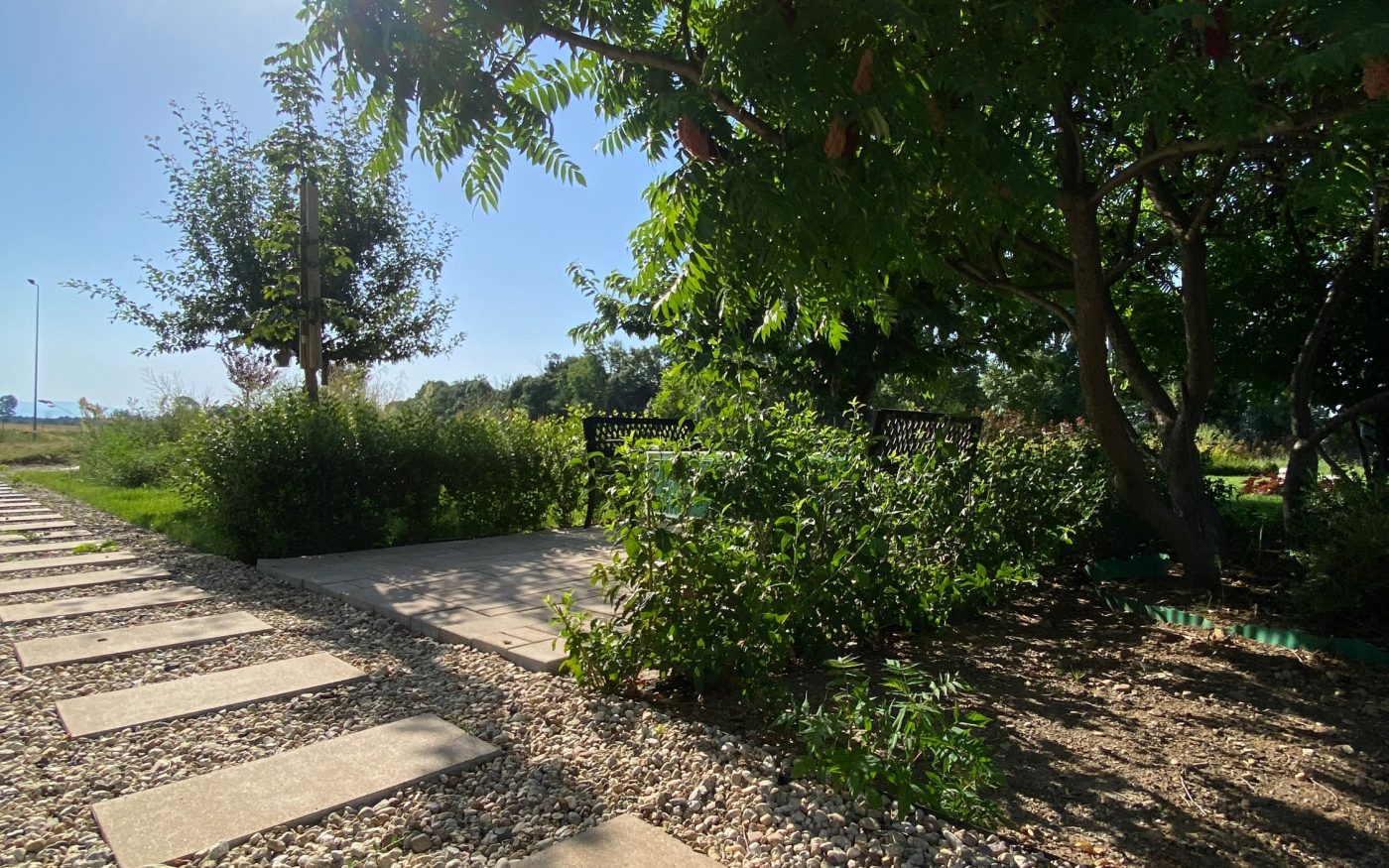 Мострена градина Semmelrock