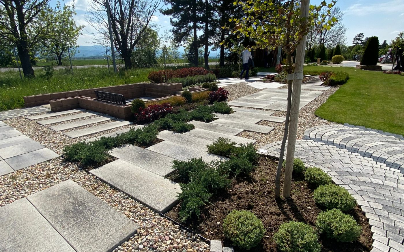 Мострена градина Semmelrock