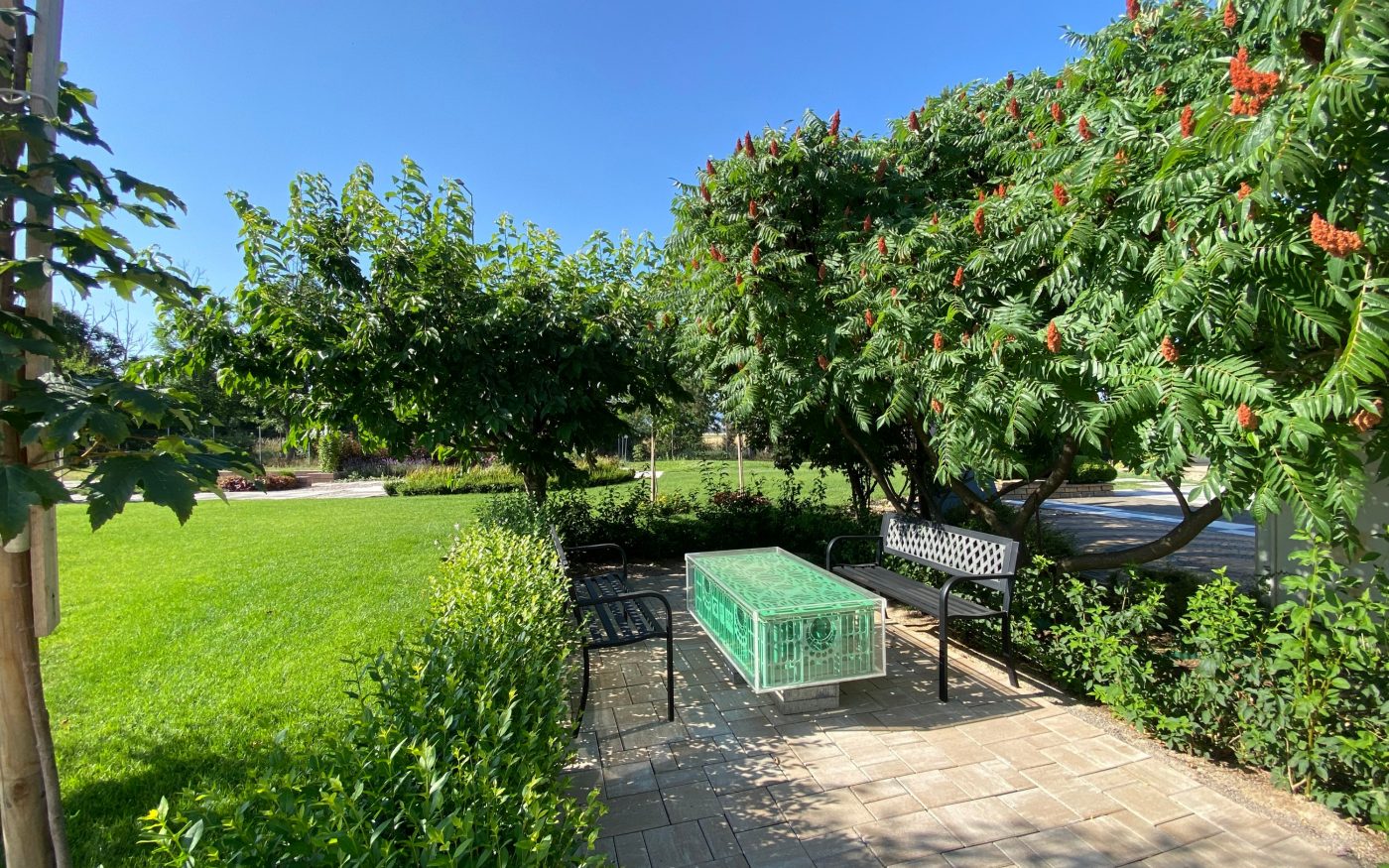 Мострена градина Semmelrock