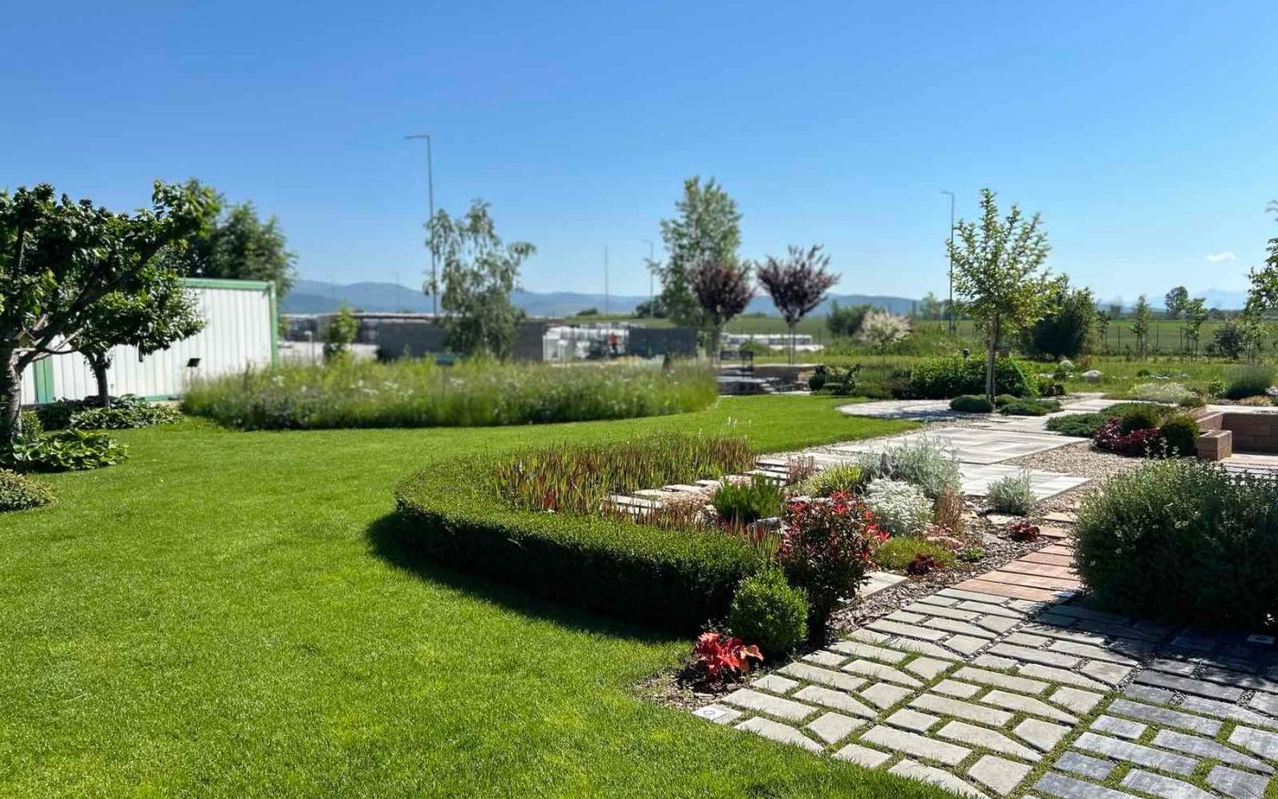 Мострена градина Semmelrock