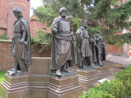 Замъкът Мариенбург