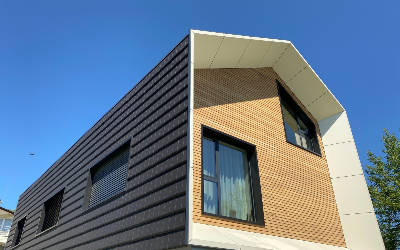 Първата е4 къща в България