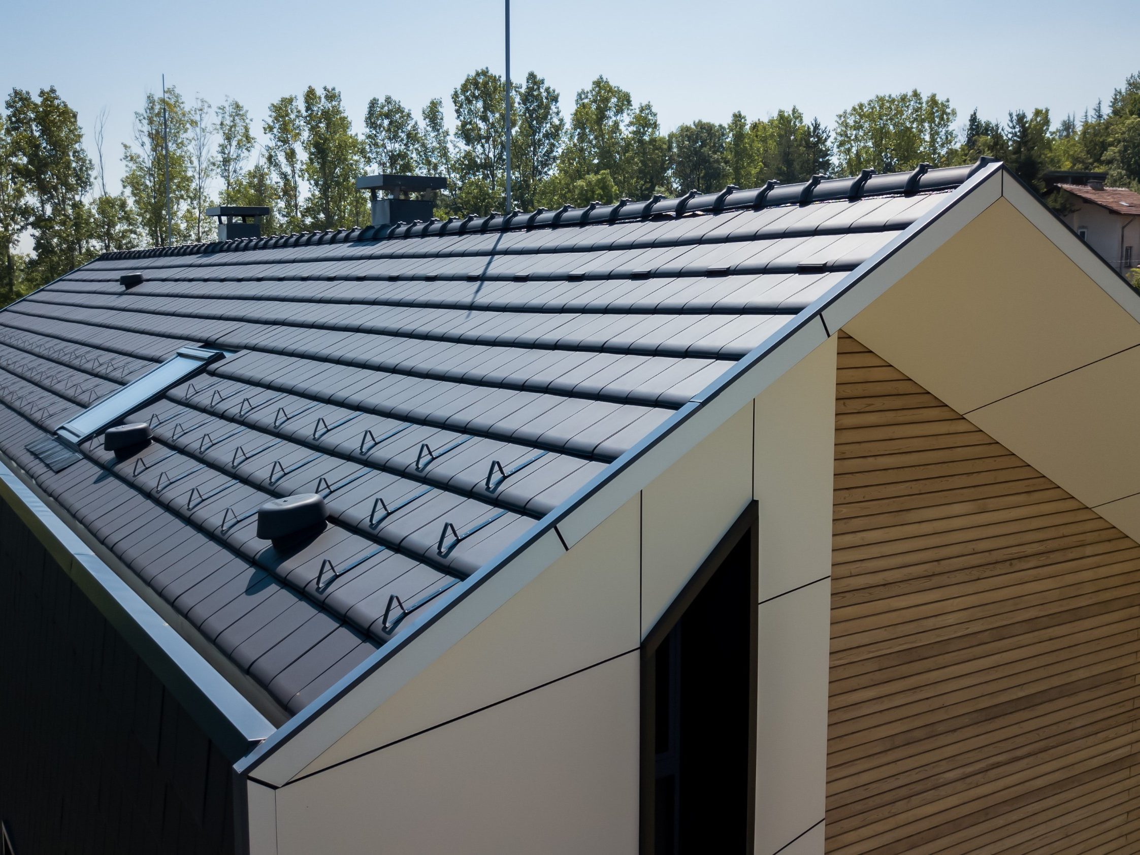 Първата е4 къща в България