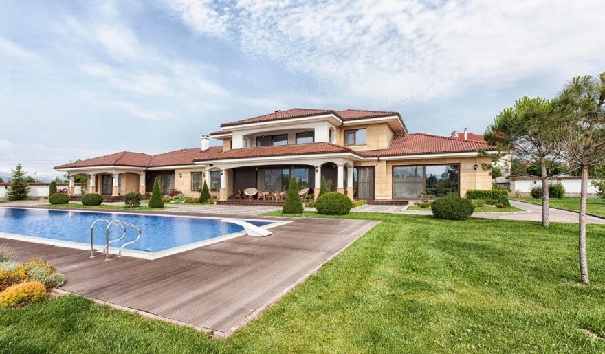 Средиземноморски стил покрив