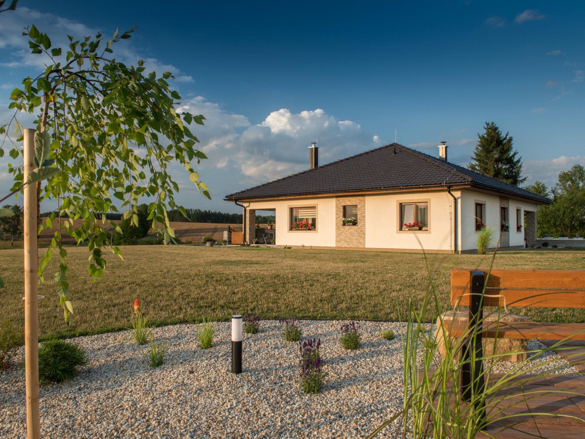 Reference rodinný dům Častrov 2019 - střešní krytina Tondach Stodo 12 engoba černá | Wienerberger
