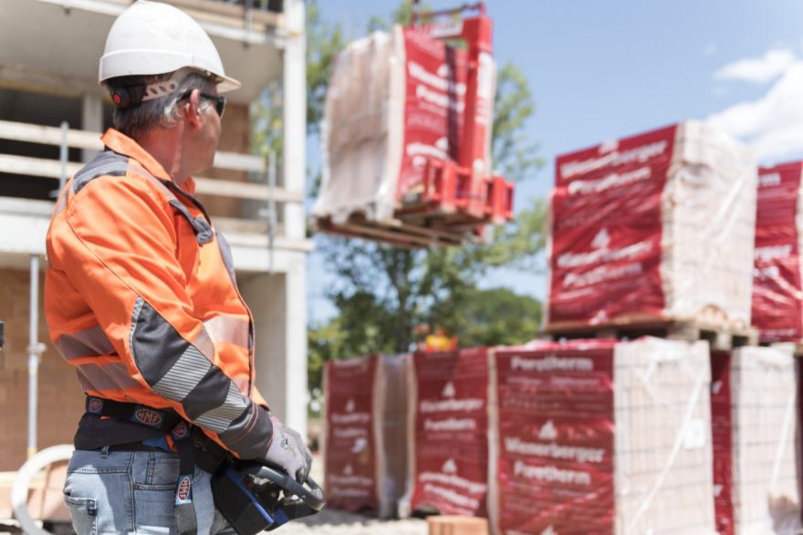 Логистика на тухлите Porotherm Profi