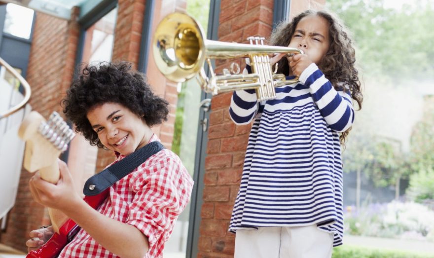 Свирещи деца