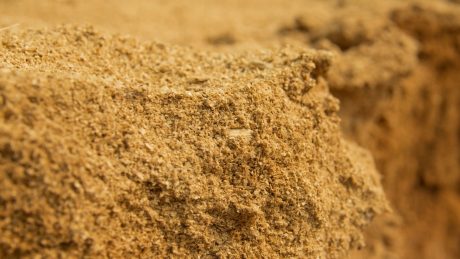 Порозиране на глината с дървесни стърготини