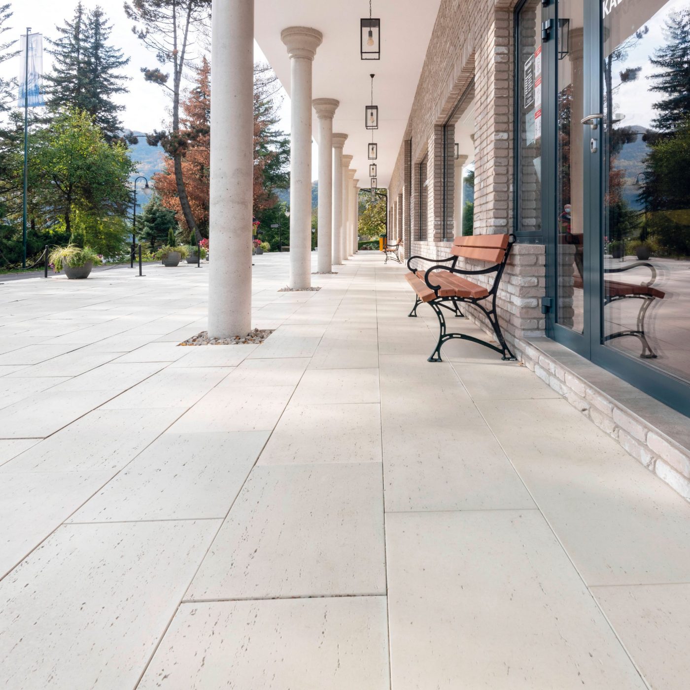 Lusso Tivoli плочи - кремаво бял