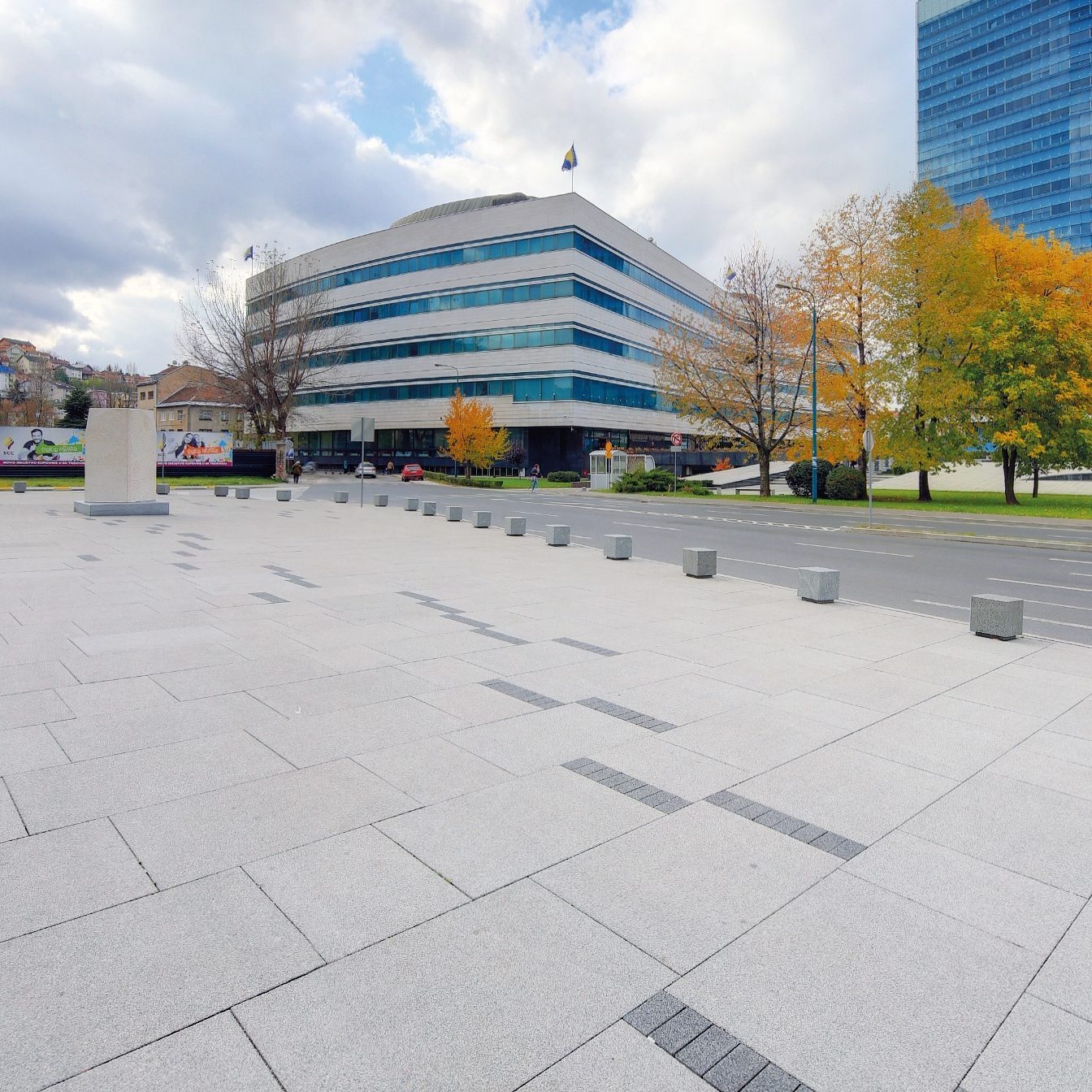 La Linia Grande, светъл гранит