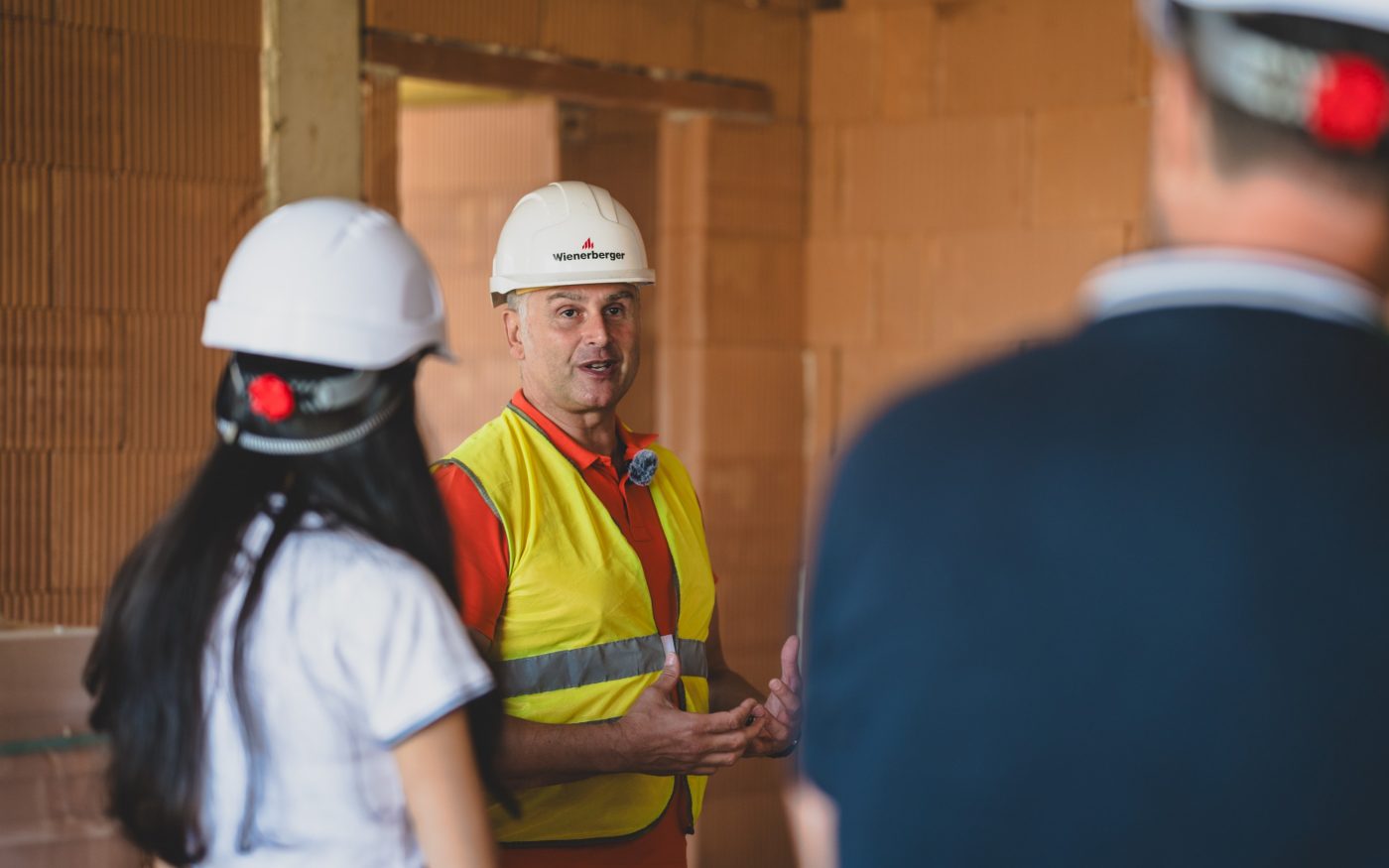 Многофамилна сграда, Tiffany