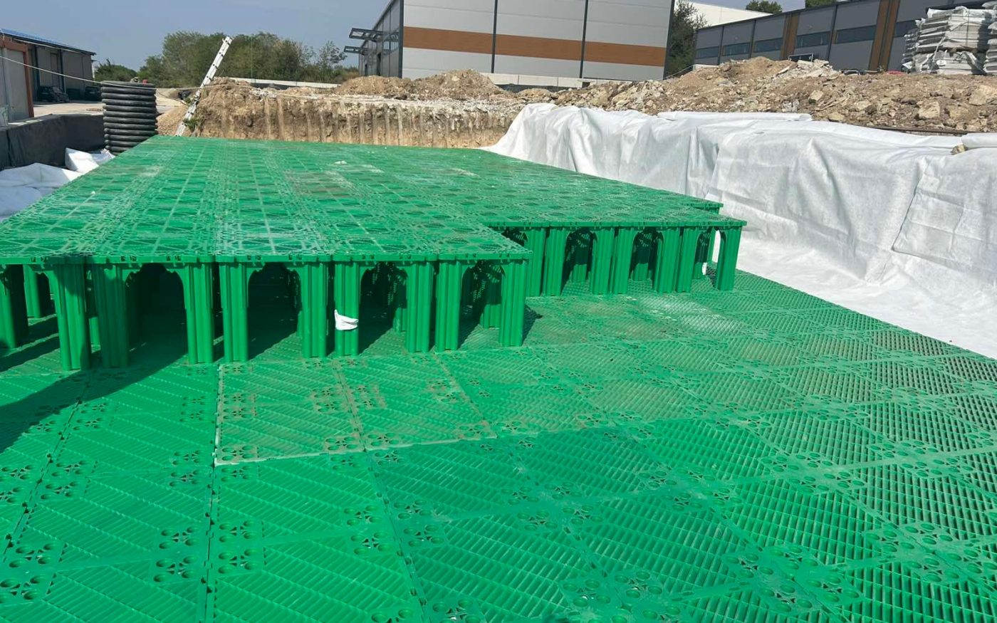 Търговски обект, Леденик