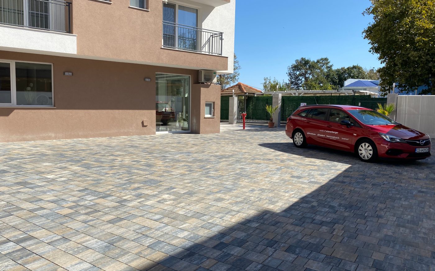 Хотел, Китен