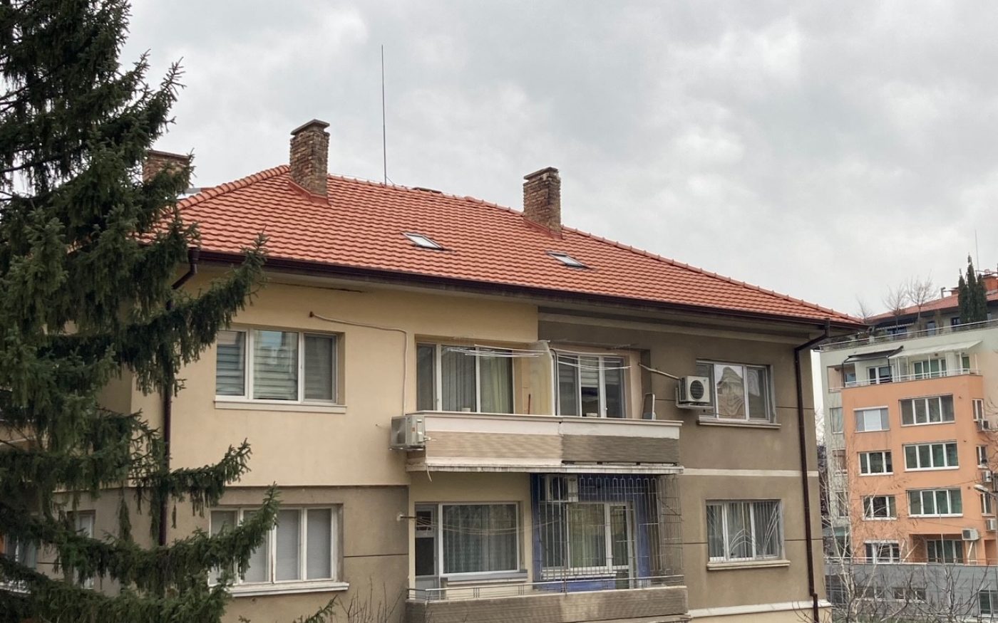 Реновация на покрив на кооперцаия