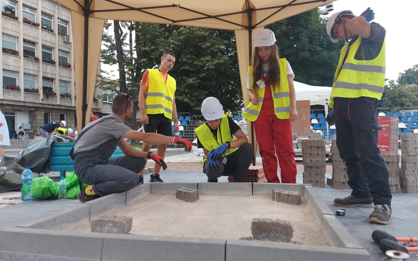 Лятна Академия Лидерите