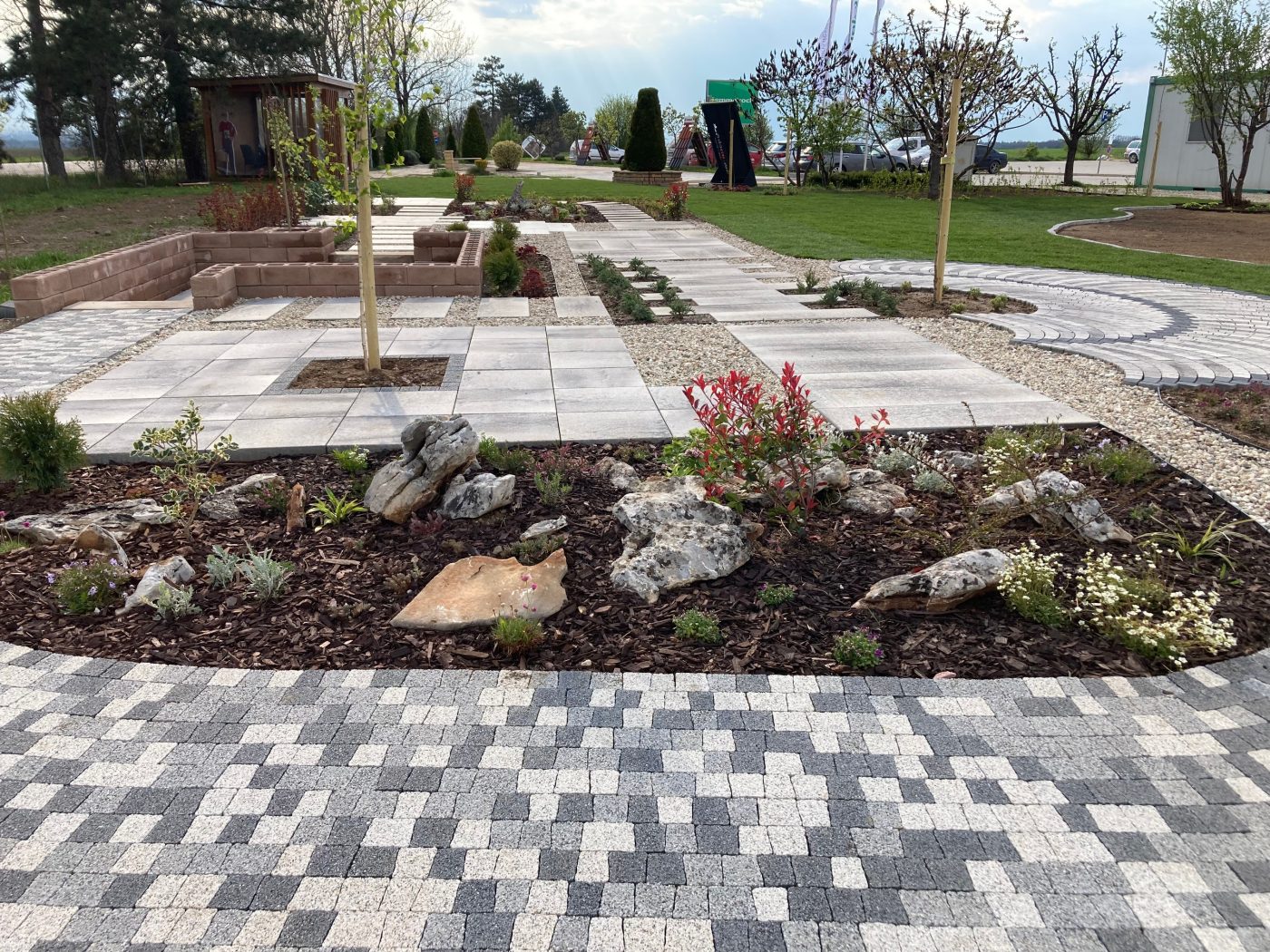 Откриване на разширена и обновена мострена градина