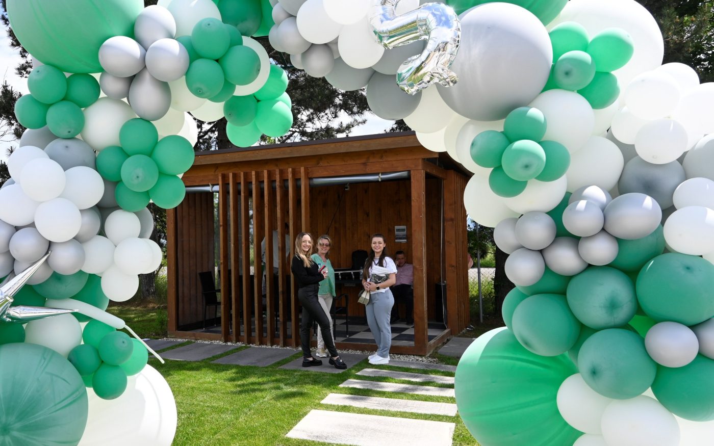 Откриване на разширена и обновена мострена градина