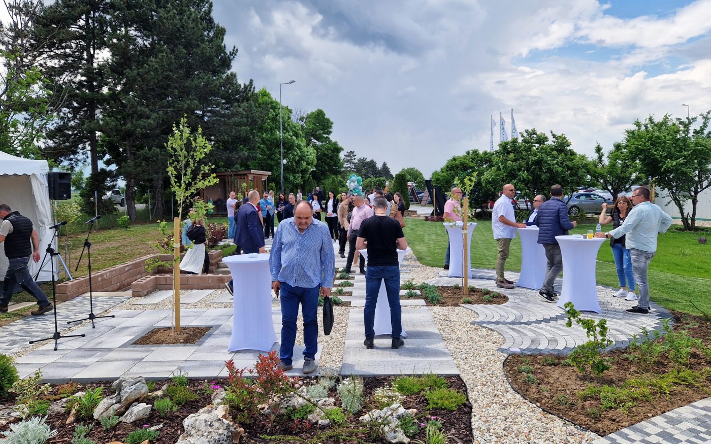 Откриване на разширена и обновена мострена градина