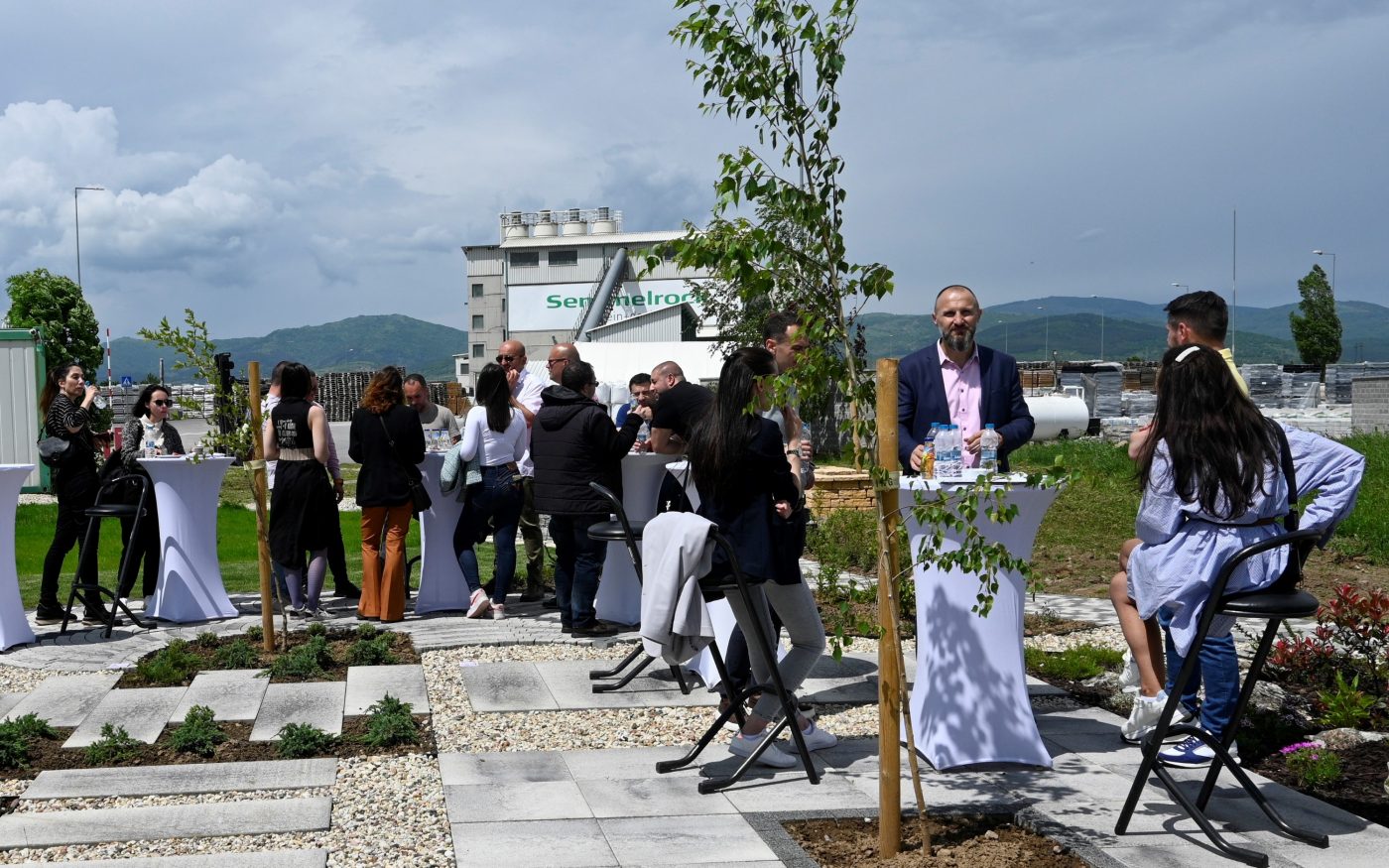 Откриване на разширена и обновена мострена градина