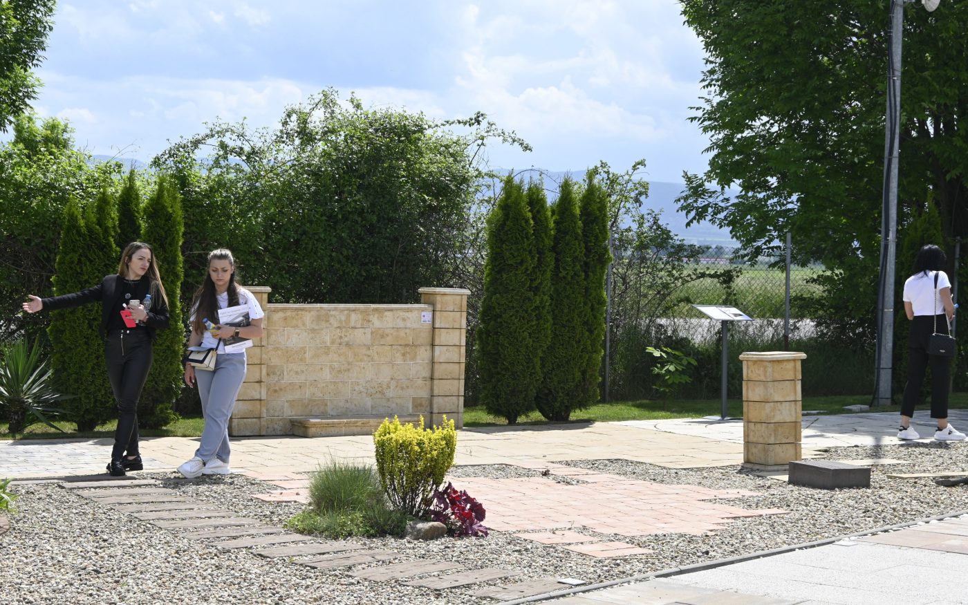 Откриване на разширена и обновена мострена градина