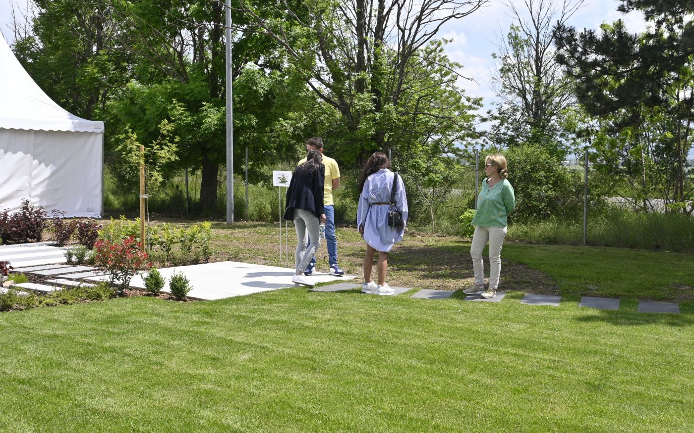 Откриване на разширена и обновена мострена градина